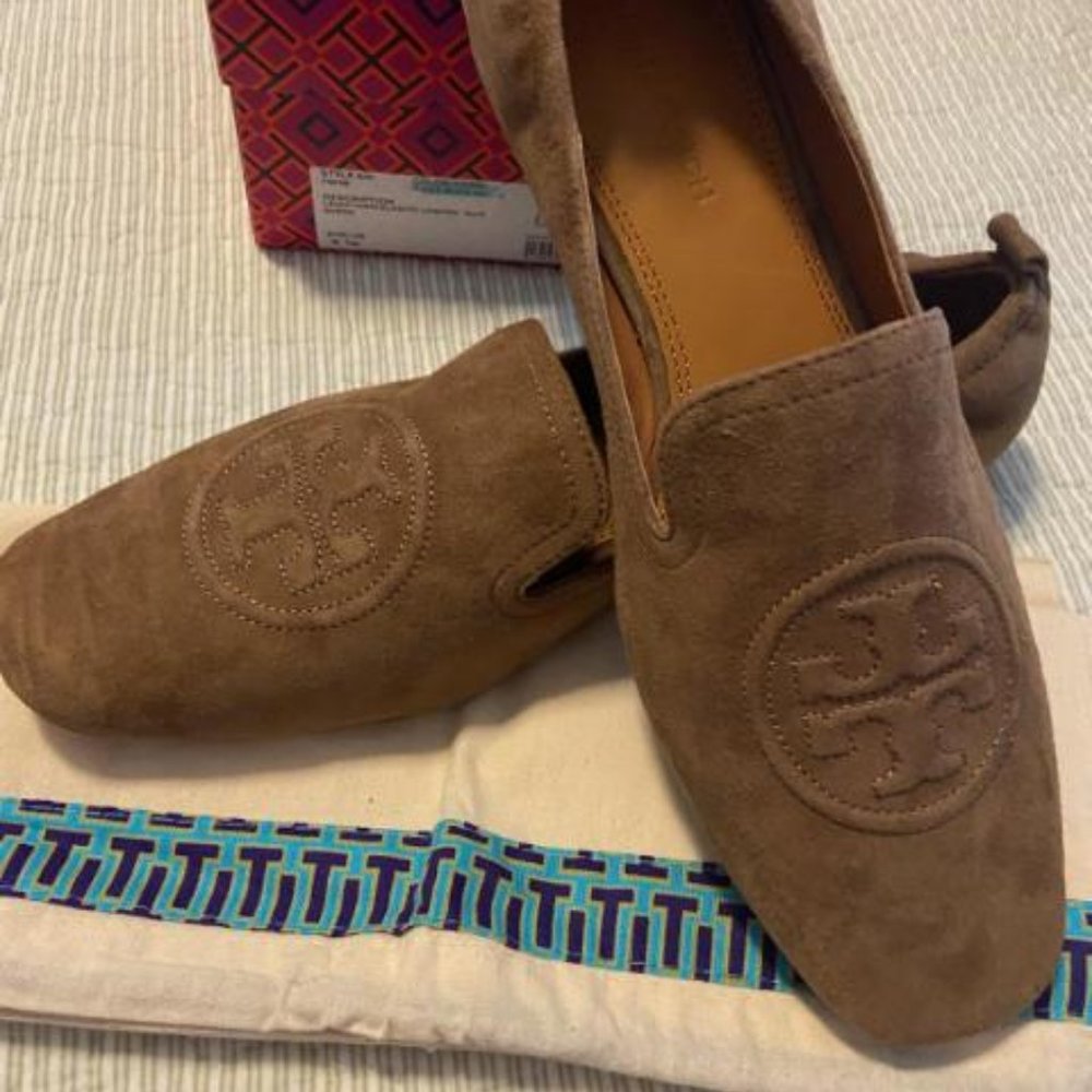 Absolutely Gorgeous Tory Burch Silk Suede Loafer